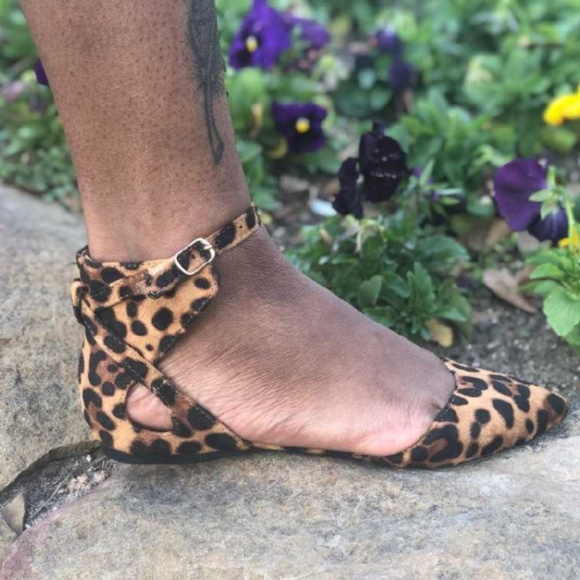 Shoes - Women's Leopard flats.